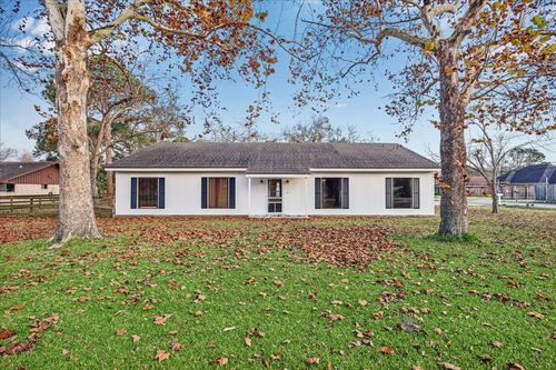 11910 11th St, Santa Fe, TX, 77510-8688 | Card Image