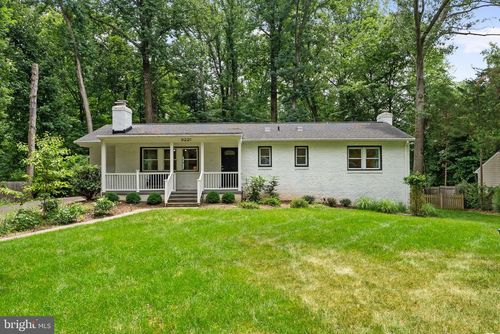 9221 Weant Dr, GREAT FALLS, VA, 22066-4131 | Card Image