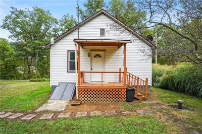 3691 N Pleasant Drive, House other with 2 bedrooms, 1 bathrooms and null parking in East Palestine OH | Image 2