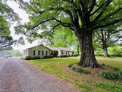 5081 Taylorsville Hwy, Stony Point, NC, 28678-9201 | Card Image