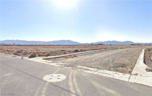 654 S Ishani Ridge Ct, Pahrump, NV, 89048-4103 | Card Image