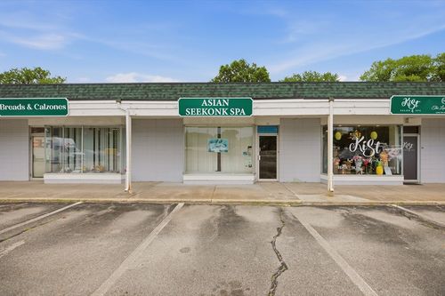 16-2 Olney, Seekonk, MA, 02777 | Card Image