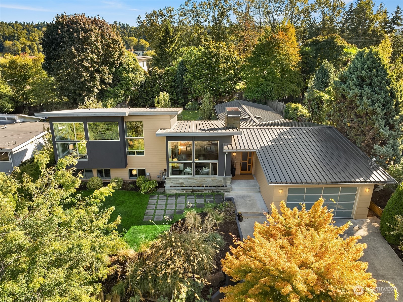 103rd Pl, Bellevue, WA 98004