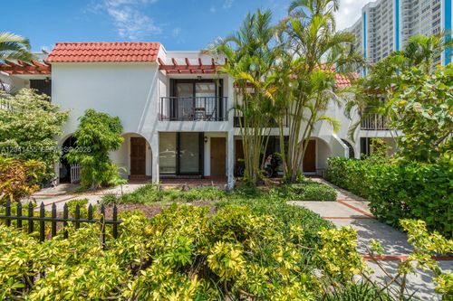 206-425 Grapetree Dr, Key Biscayne, FL, 33149-2748 | Card Image
