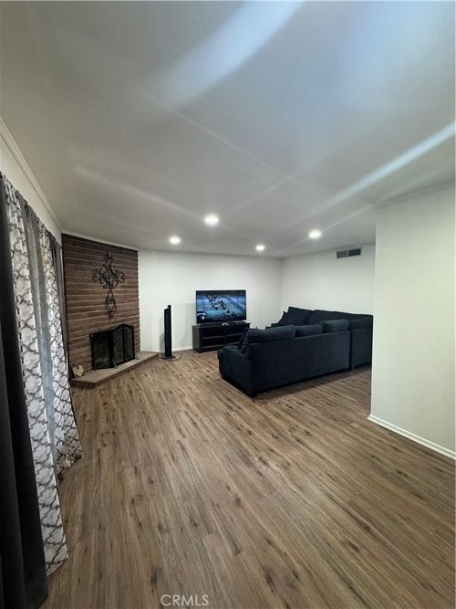 1004 Paloma St, Bakersfield, CA, 93304-4237 | Card Image