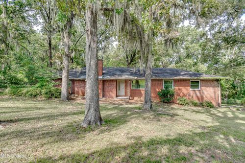 415 Sylvan Trl, Jackson, MS, 39209-2844 | Card Image