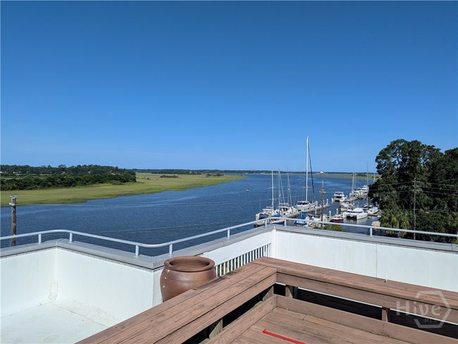 Top deck on roof of building | Image 38