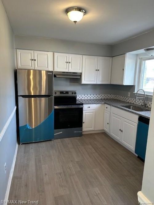 116 Woodsboro Dr, Royal Oak, MI, 48067-1341 | Card Image