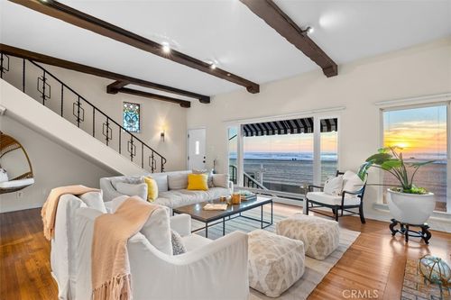 2654 The Strand, Hermosa Beach, CA, 90254-5042 | Card Image