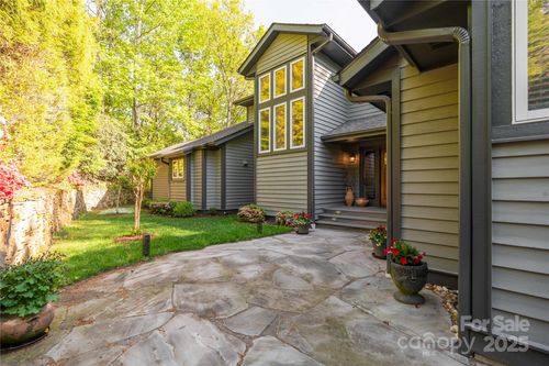 107 Spruce Ln, Zirconia, NC, 28790-9701 | Card Image
