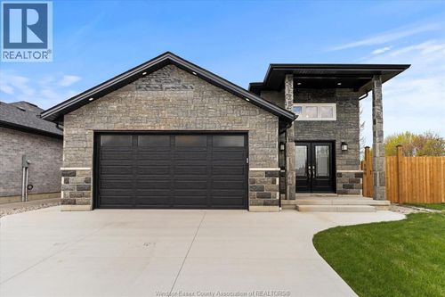 199 Thomas Ave, Wallaceburg, ON, N8A | Card Image