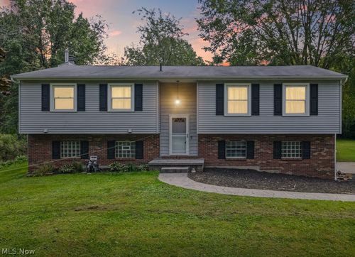111 Highland Avenue, Munroe Falls, OH, 44262 | Card Image