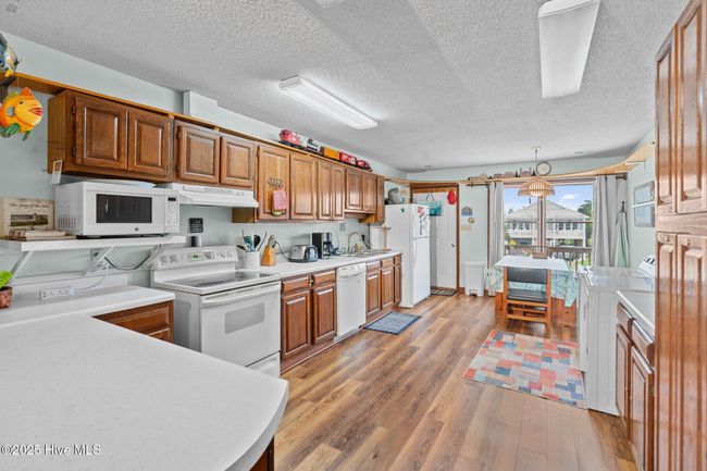 210 W Beach Dr, House other with 4 bedrooms, 2 bathrooms and null parking in Oak Island NC | Image 19
