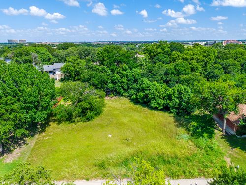 18 Thornhill Rd, Benbrook, TX, 76132-1019 | Card Image