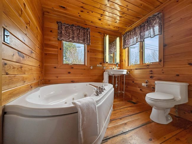 521 Beach Rd, House other with 2 bedrooms, 2 bathrooms and null parking in Pittsburg NH | Image 23