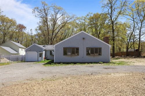 172 Holliston St, Medway, MA, 02053-2413 | Card Image