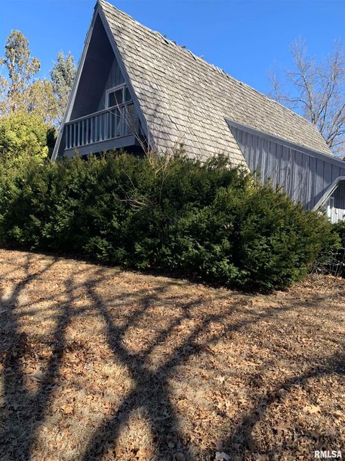 14 Hillcrest Dr, Bushnell, IL, 61422-9737 | Card Image