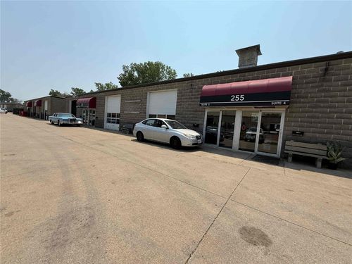 ste-3-255 Classic Car Ct Sw, Cedar Rapids, IA, 52404-4624 | Card Image