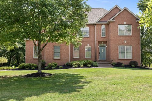 812 Lynn Dr, Goodlettsville, TN, 37072-3560 | Card Image