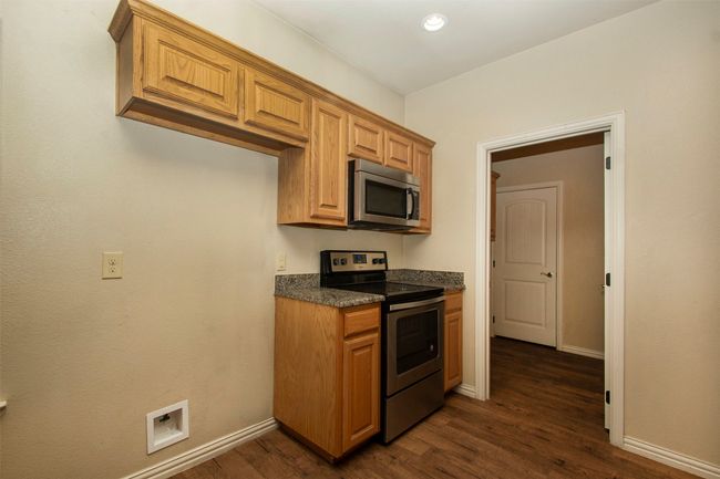 704 E Bullock St, House other with 3 bedrooms, 2 bathrooms and null parking in Denison TX | Image 12