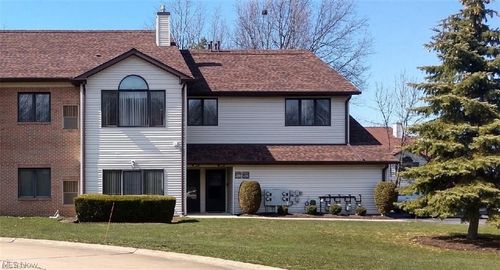 7270 Village Dr, Concord Township, OH, 44060-6595 | Card Image