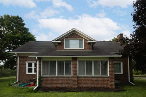 5696 E W Ave, Vicksburg, MI, 49097-8304 | Card Image