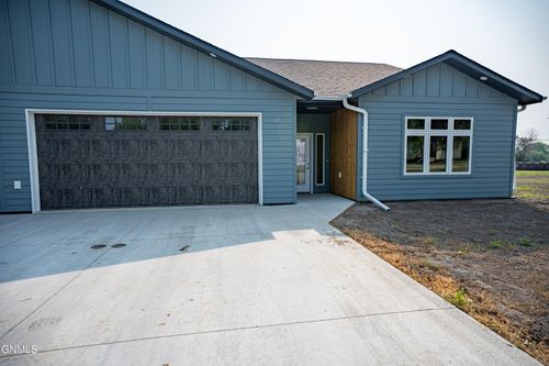 119 3rd St, Riverdale, ND, 58565-7704 | Card Image
