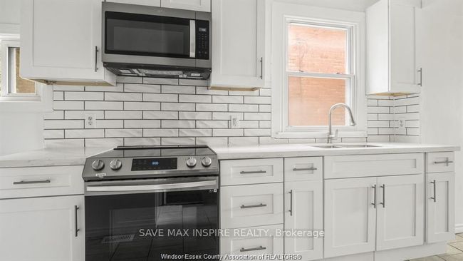 760 Aylmer Ave, House other with 4 bedrooms, 2 bathrooms and 2 parking in Windsor ON | Image 9