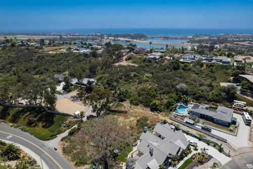 4275 Hillside Dr, Carlsbad, CA, 92008 | Card Image