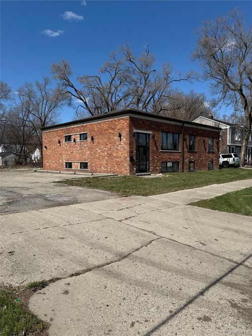 18241 Greenfield Rd, Detroit, MI, 48235-3121 | Card Image