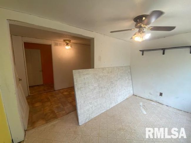 1072 Creal Springs Rd, House other with 2 bedrooms, 2 bathrooms and null parking in Creal Springs IL | Image 26