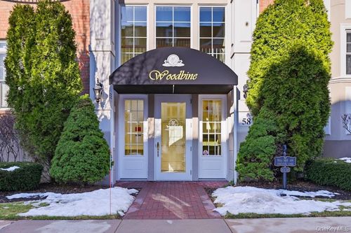 369 Trotting Ln, Westbury, NY, 11590-6644 | Card Image