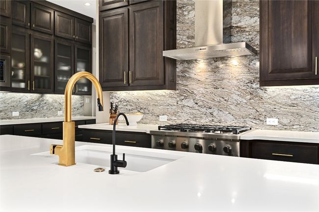 Kitchen tasteful backsplash | Image 9