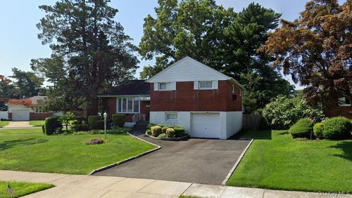 47 Felice Crescent, Oyster Bay, NY, 11801 | Card Image