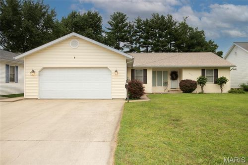 334 E Hoehn St, Carlinville, IL, 62626-2149 | Card Image