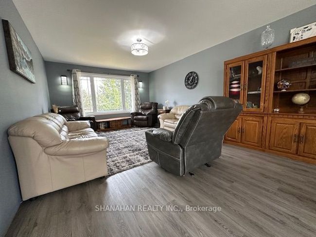 3137 River St, House other with 4 bedrooms, 2 bathrooms and 2 parking in Brooke Alvinston ON | Image 4