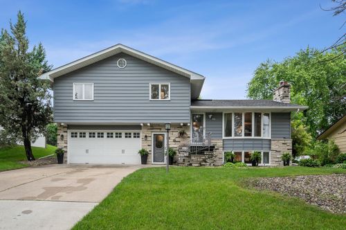 1439 7th St Sw, New Brighton, MN, 55112-7651 | Card Image
