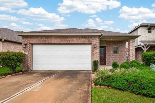 13129 Leisure Cove Dr, La Marque, TX, 77568-1428 | Card Image