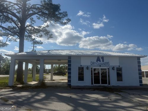 100 S Williams St, Hazlehurst, GA, 31539-6485 | Card Image