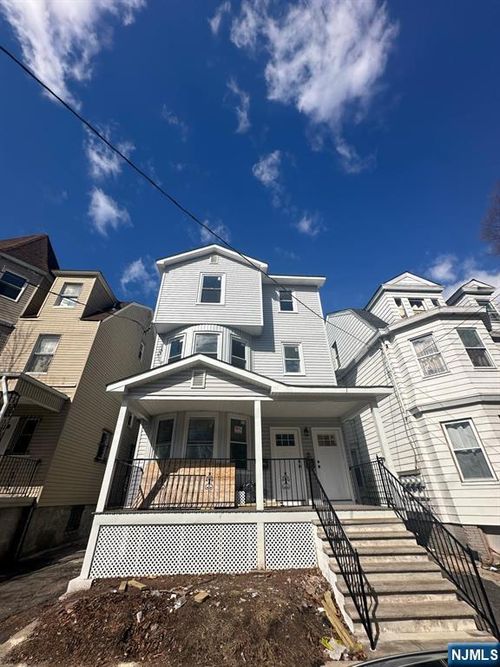 105 S 7th St, Newark, NJ, 07107-3748 | Card Image