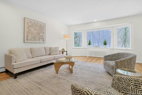 97 Winding Brook Rd, New Rochelle, NY, 10804-2007 | Card Image