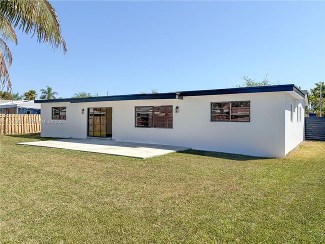 19920 Holiday Rd, House other with 3 bedrooms, 2 bathrooms and null parking in Cutler Bay FL | Image 8