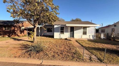 2414 Baylor St, Lubbock, TX, 79415-3034 | Card Image