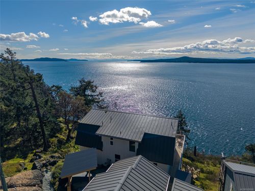38227 Schooner Way, Pender Island, BC, V0N2M2 | Card Image