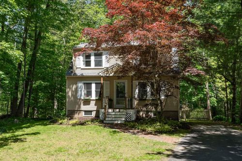 29 Woodlawn Ave, Kittery, ME, 03904-1208 | Card Image