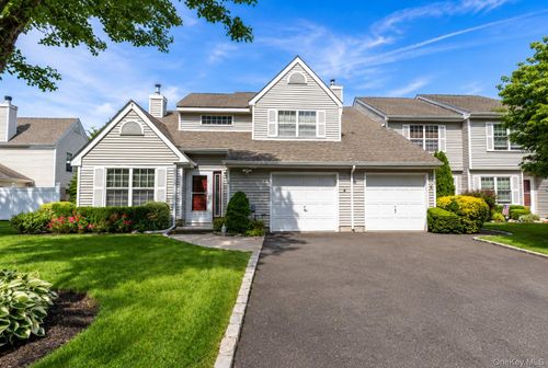 65 Mystic Cir, Bay Shore, NY, 11706-7144 | Card Image