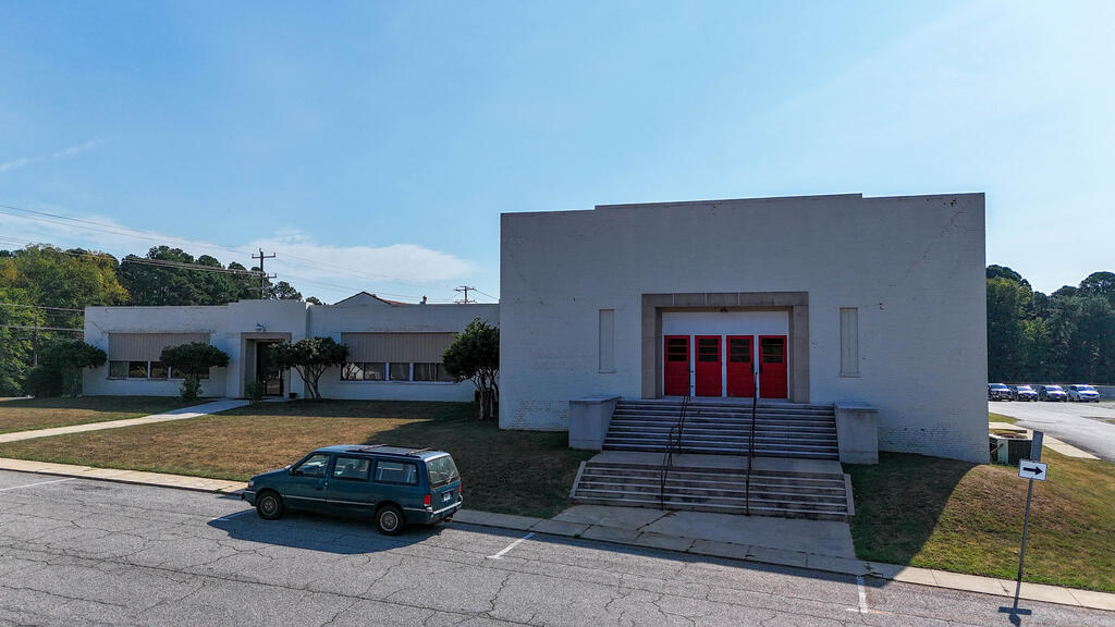 100 N Carter St, La Crosse, VA 23950