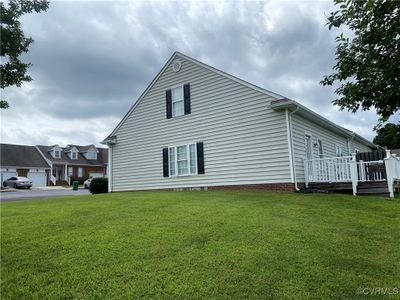 101 Creff Lane, Townhouse with 3 bedrooms, 2 bathrooms and null parking in Colonial Heights VA | Image 2