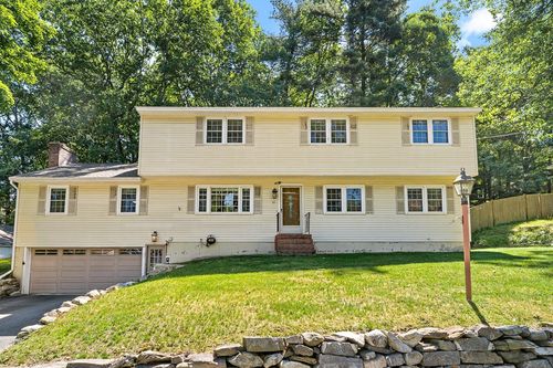 10 Oakdale Ave, Nashua, NH, 03062-2553 | Card Image