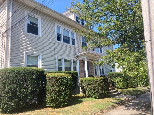 4 Belmont St, Pawtucket, RI, 02860-5694 | Card Image